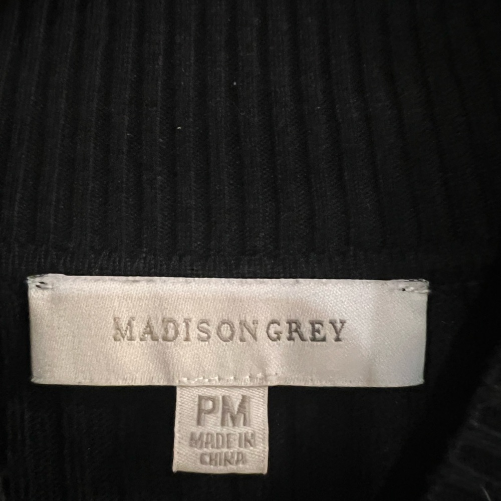 Madison Grey- Elegant Black Ribbed Women's Short Sleeve Top - Picture 5 of 5